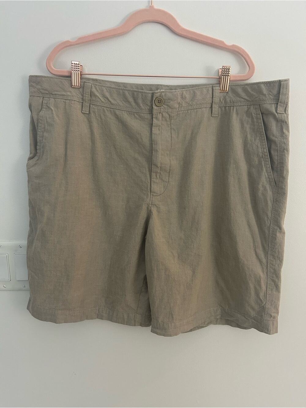 IZOD Saltwater Men’s Size 40 Khaki Flat Front Shorts 9.5” Inseam Casual Cotton